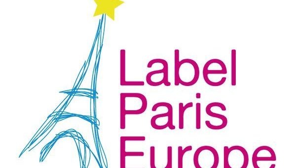 Catherine Lalumiere überreicht das Label Paris Europe